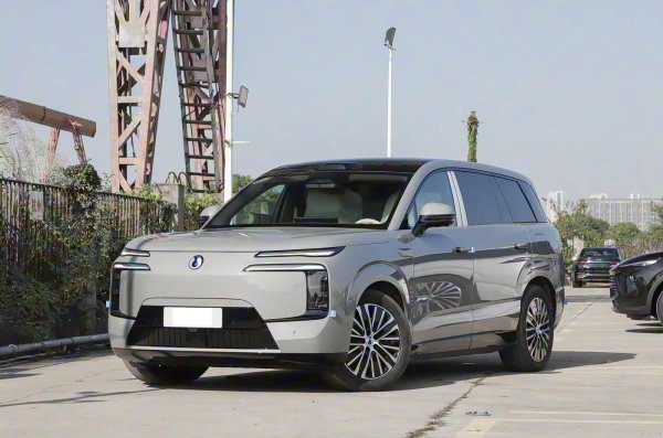 海纳策略 全新插混大型SUV即将上市！预售不足32万很亲民，综合续航1300km